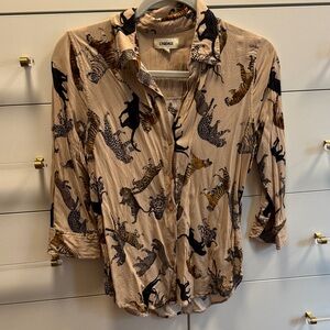 L'AGENCE Beige Animal Print Button Down Shirt size small
